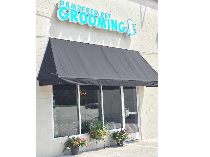 Dog grooming and bathing in Hanover PA 17331.  Groomer and groom services Hanover PA 17331
